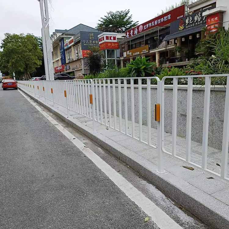 东莞马路边护栏厂家批发定做包安装