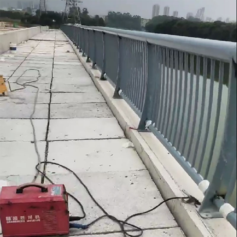 东莞河道桥梁防撞护栏厂家定制包施工安装