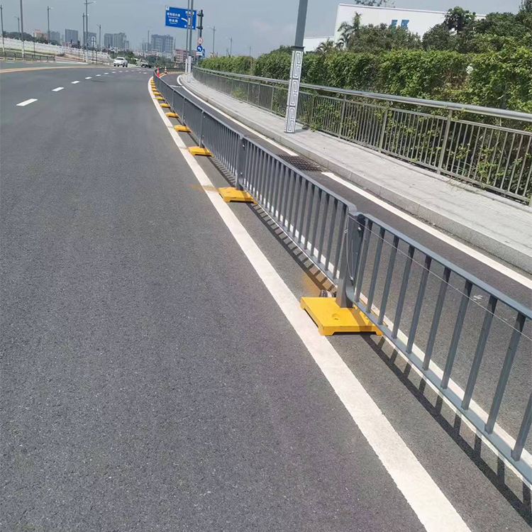 东莞道路隔离护栏护栏生产厂家可提供施工安装