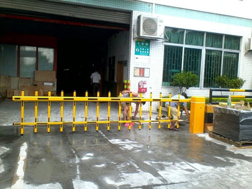 惠州诚业停车场栅栏道闸交通设备安装工程