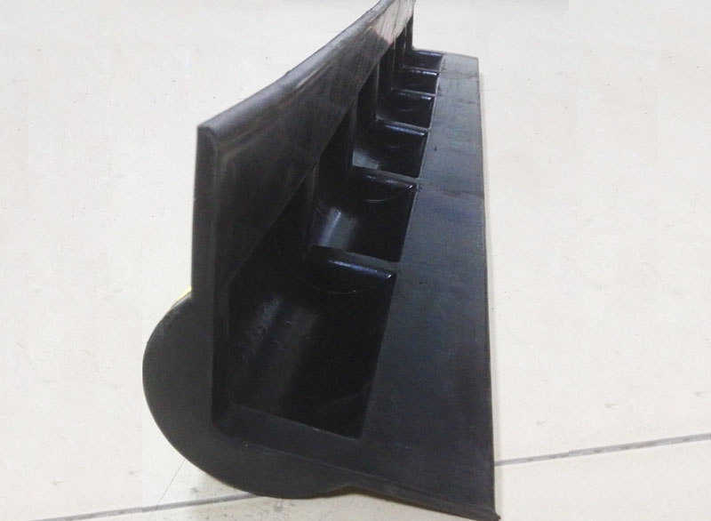 (XHA-HJ-1)2014厂家热销橡胶圆墙角护角,反光圆型加厚墙角护角
